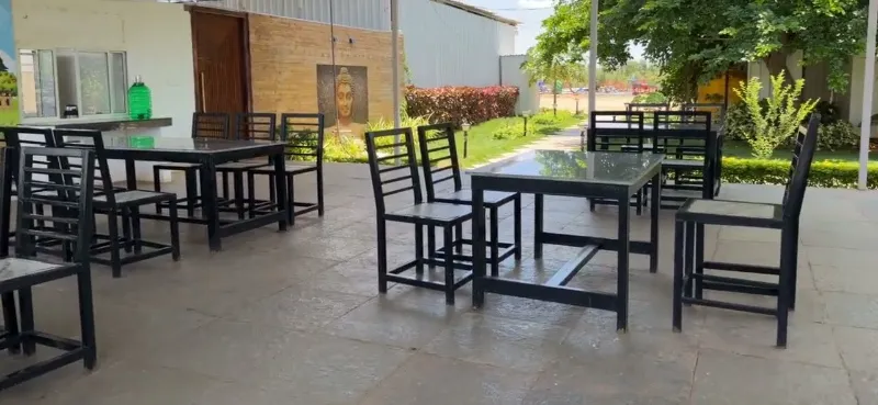 Open-air cafeteria at the GreenX campus